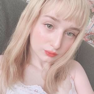 Meet your Posher, Corrina